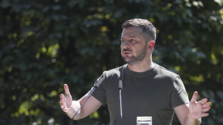 Украинският президент Володимир Зеленски заяви че е обсъдил ядрения тероризъм