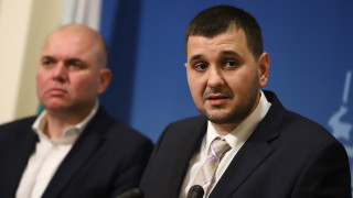 Вчера на консултацията в стола на президента все едно видяхме