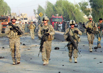 Карзай създаде Съвет за мир с талибаните 