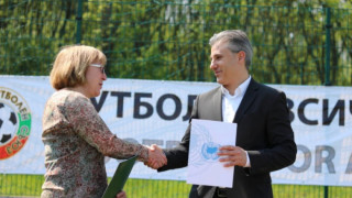 Футболът отново показа че може да служи като универсален език