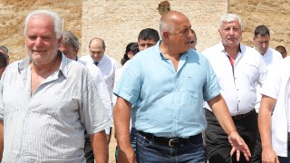 Премиерът Бойко Борисов накара свой подчинен да се извини на