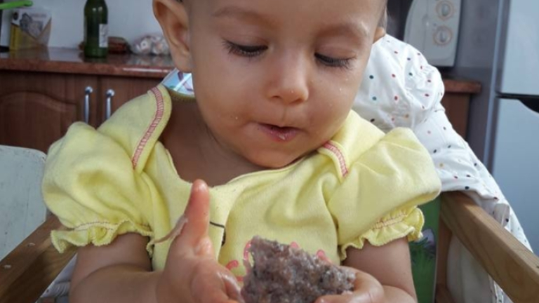 Щерката на Андрей Едрев нагъва кюфтета (СНИМКИ)