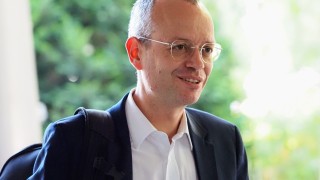 Кметът на Благоевград: Вчера се изплюха върху Конституцията