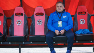 Старши треньорът на Септември София Николай Митов е поискал увеличение