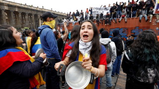 Президентът на Колумбия Иван Дюке нареди комендантски час в столицата