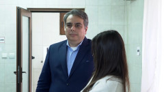 Асен Василев гласува в Хасково и изрази тревога от ниската избирателна активност