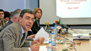 Даниел Вълчев прави фокуси на Първи април