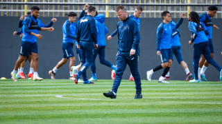 Въпросителната с бъдещия треньор на Левски е все по сериозна Възможността