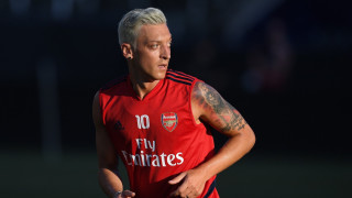 Арсенал може да се раздели с Месут Йозил през зимата