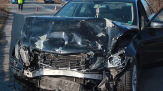 Двама младежи загинаха при сблъсък с ТИР край Разград