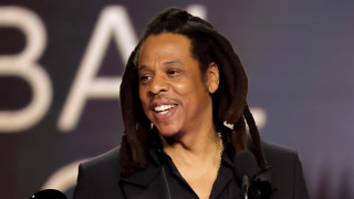 Покрай съдебните искове който Пъф Деди не спира дa получава в последните