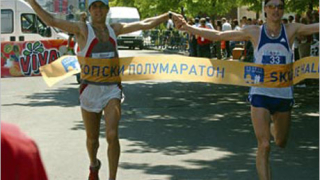 Станислав Ламбев триумфира на полумаратона в Скопие