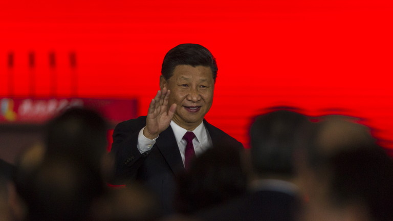 Президентът на Китай Си Дзинпин откри най-дългия морски мост в