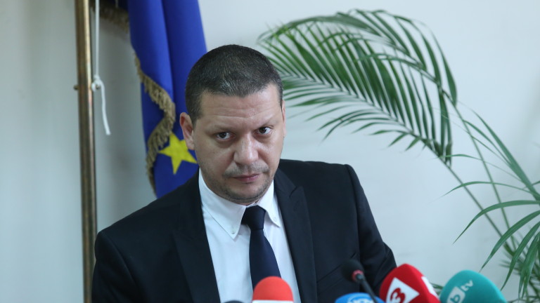 Областният управител на София се отцепи от "Атака"