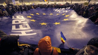 Десетки хиляди участваха в протести срещу корупцията в Румъния пише