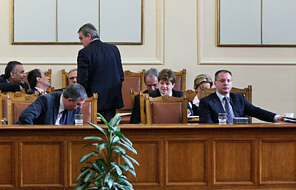 Великденско "разпване" на министри, обещава коалицията