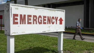 Губернаторът на Тексас затвори баровете и намали капацитета на ресторантите с