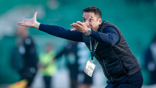 Треньорът на Левски Хулио Веласкес няма да може да използва