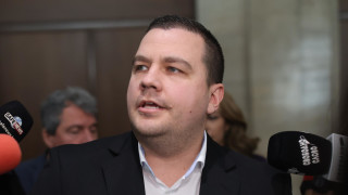 Нормално е когато има правителство на малцинството то да среща