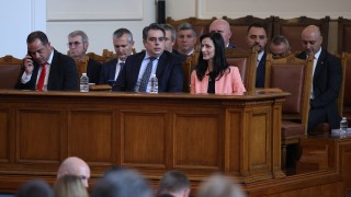 Финансовият министър Асен Василев защити пред депутатите бюджета за тази