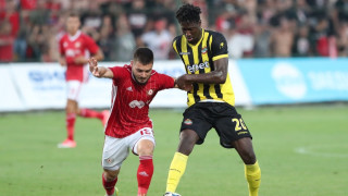 23 годишен футболист който в последните 5 сезона играе като твърд