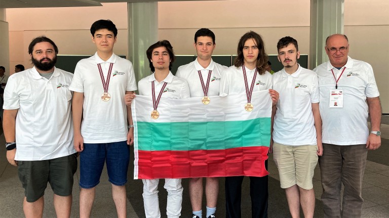 Най-добрите български ученици по физика спечелиха 4 бронзови медала и