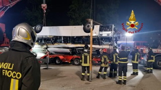 Катастрофата с автобус във Венеция: На шофьора вероятно му е прилошало