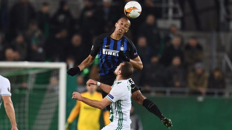 Раздираният от скандали покрай Мауро Икарди отбор на Интер победи