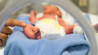 Рекорден брой новородени проплакаха в АГ болниците в София тази година