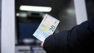 Въвеждането на еврото в магазините върви леко Пред БНТ Николай