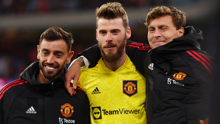 Де Хеа отново в Англия - Бруно Фернандеш го посрещна с топло послание