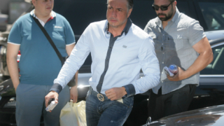 Иво Тонев бесен, посочва вратата на Гонзо и Стойчо