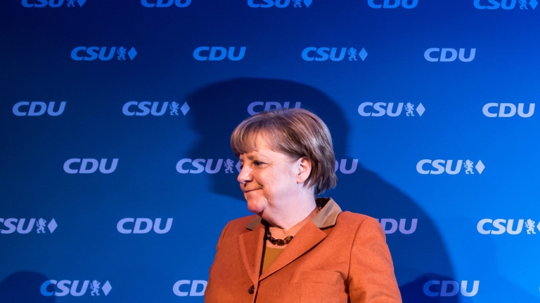 Омръзна ли Меркел на Германия, пита най-четеният германски вестник