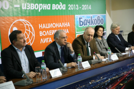 Лазаров представи спонсорите, обеща 250 бона за клубовете