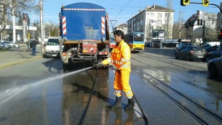 Всички улици в София вече са измити по два пъти, доволна общината