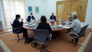 Правителството на Испания препоръча отново да се наложи пълна блокада