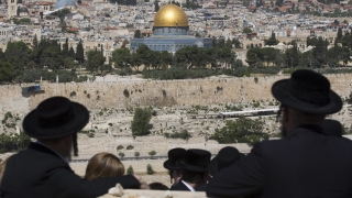 Властите отварят Храмовия хълм в Ерусалим съобщава Ройтерс Агенцията се