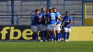 Ръководството на Спартак Варна предприе освежаване на тревното покритие на