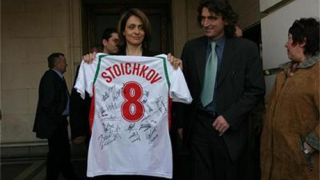 СДС се видя в чудо заради фланелка на Стоичков