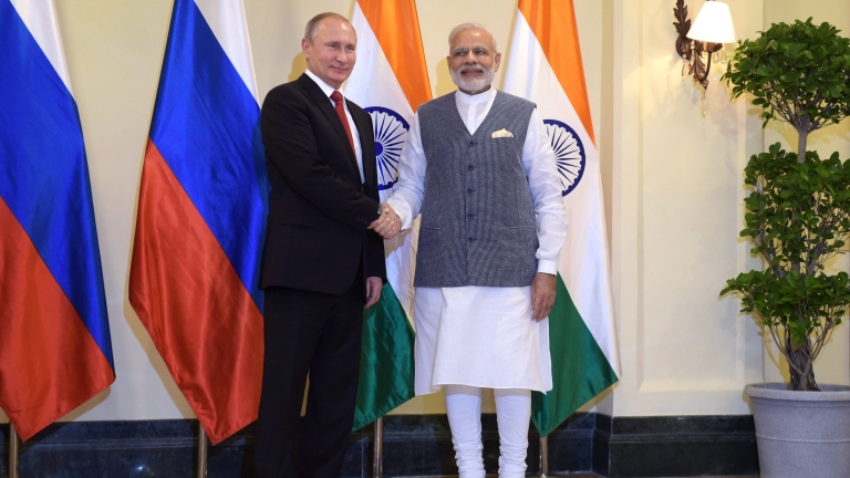 Русия доставя на Индия ПРО системи С-400 и фрегати