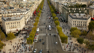 Двама боклукчии са арестувани в централната част на Париж след