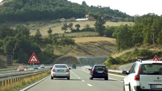 Най-сложната магистрала на Балканите, която е напът да помири две враждуващи съседки