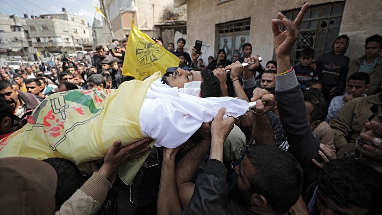 Палестинците отбелязват ден на национален траур заради най-малко 16-те души,
