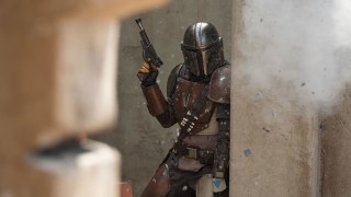 Първи поглед към The Mandalorian с Педро Паскал