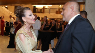 Шармантната половинка на Наско Сираков Илиана Раева разкритикува телевизията