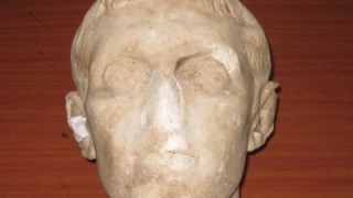 Заловиха тираджия опитал да изнесе антики през ГКПП Дунав мост 2