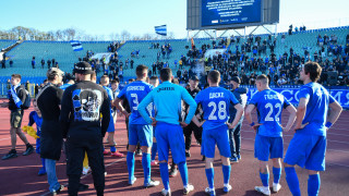 Ръководството на Левски продължава да държи в сериозно напрежение привържениците