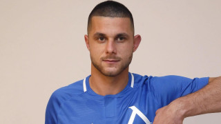 Левски привлече втори национал на България Сините първо обявиха трансфера