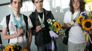 Златен и два сребърни медала донесоха от Казахстан млади информатици