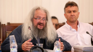 Николай Колев Босия събра сили и дойде на заседанието